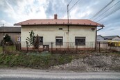 Prodej rodinného domu k rekonstrukci podle vlastních představ, cena 3990000 CZK / objekt, nabízí 