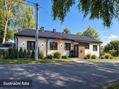 Nabízíme prodej komerční nemovitosti se dvěma byty 1kk a 3kk, cena 2200000 CZK / objekt, nabízí 
