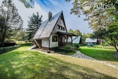Prodej chaty 4+1, 78 m2, terasa 13 m2, ve skvělém stavu, pozemek 482 m2, Řeka, cena 5280000 CZK / objekt, nabízí 